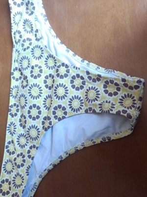 Medium bikini bottom like new, brown and yellow
