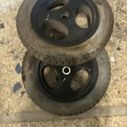 Wheelchair rear wheels 12 inch used, pair with black rim