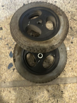 Wheelchair rear wheels 12 inch used, pair with black rim