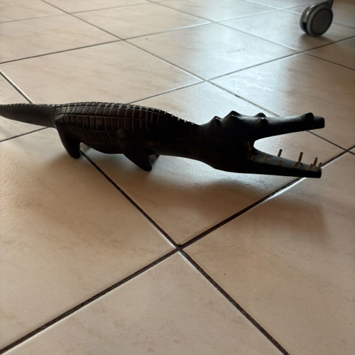 African crocodile decorative figurine, 1970s, needs tooth repair