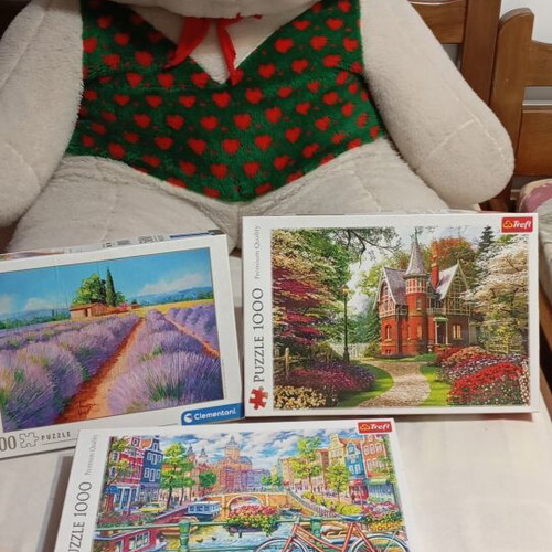 Puzzle set like new, 2x1000 pieces and 4x500 pieces