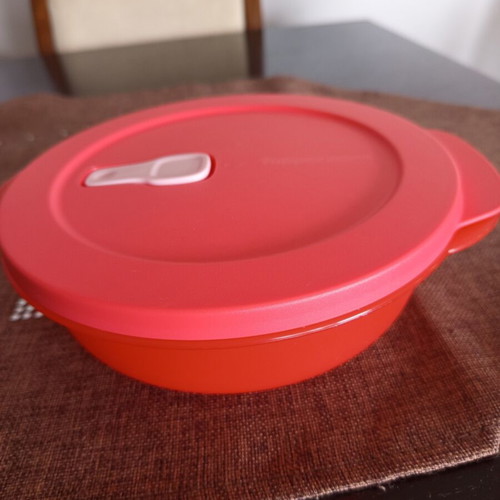 Tupperware microwave-safe food container new