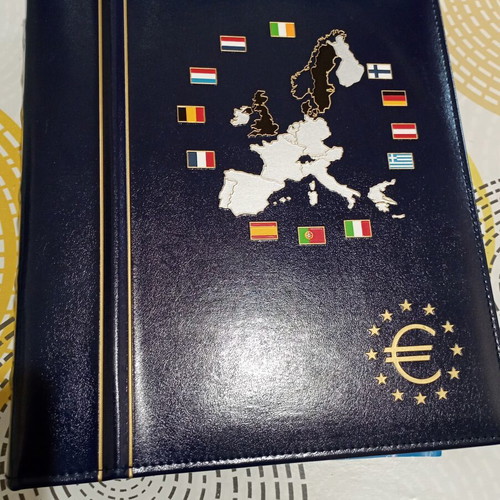 Complete Euro 2002 coin album with 12 countries, Brilliant Uncirculated