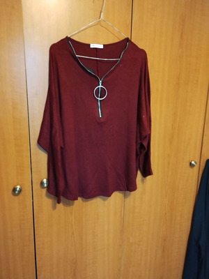 Women's blouse with batwing sleeve like new, size L