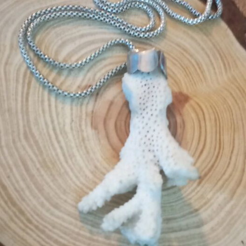 Lalaunis silver pendant 925 with natural coral used