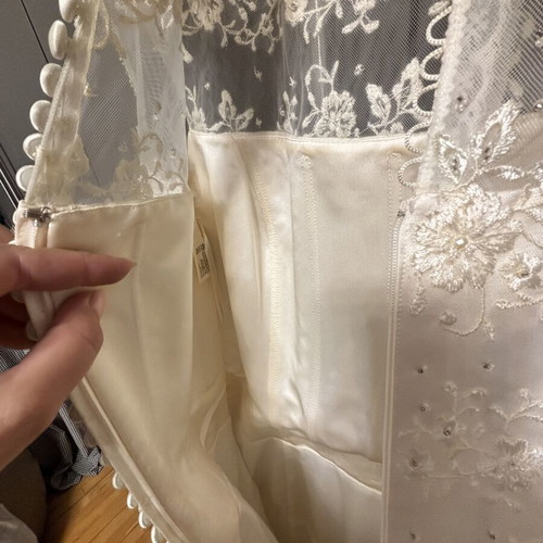 Pronovias Barcelona Vintage Mantilla Bridal Set 2004 by Manuel Mota