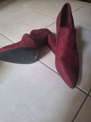 Ankle boots burgundy suede like new, size 39