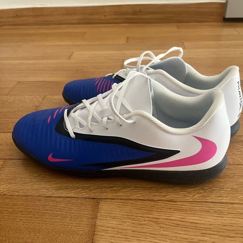 Nike Phantom football shoes like new, blue and pink