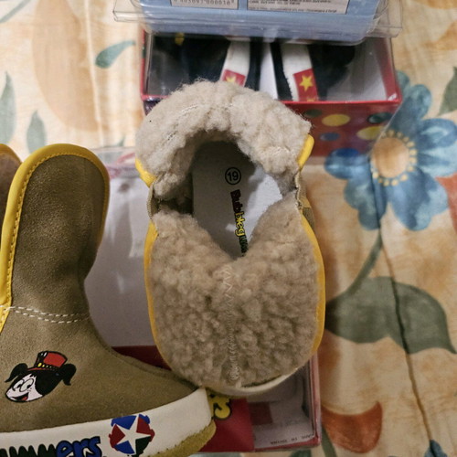 Baby shoes size 19, 2 pairs, white leather Crocodilino and beige with thick lining