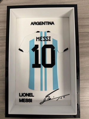 Decorative Frame with Messi Signature Plastic Jersey like new