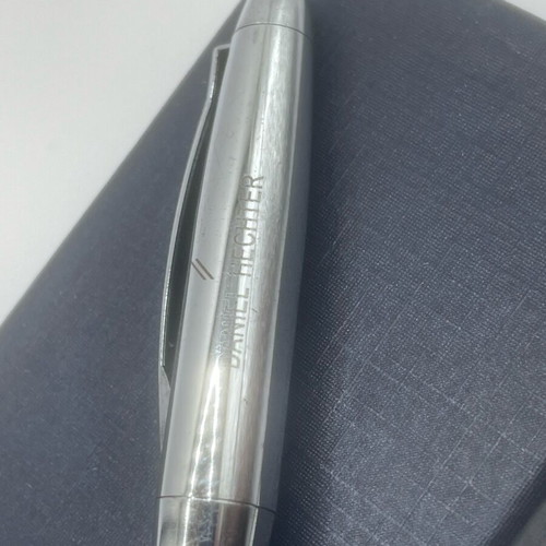 Daniel Hechter pen like new, impressive