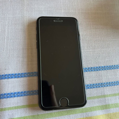 iPhone 7 like new with 100% new battery black 16GB