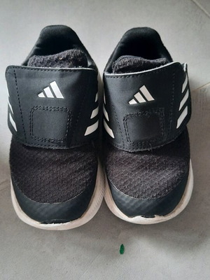 Adidas αθλητικά παπούτσια μεταχειρισμένα, μέγεθος 24, μαύρα με φθορές