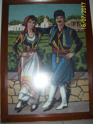 Κεντητό κάδρο Κρητικοί διαστάσεων 75Χ56cm