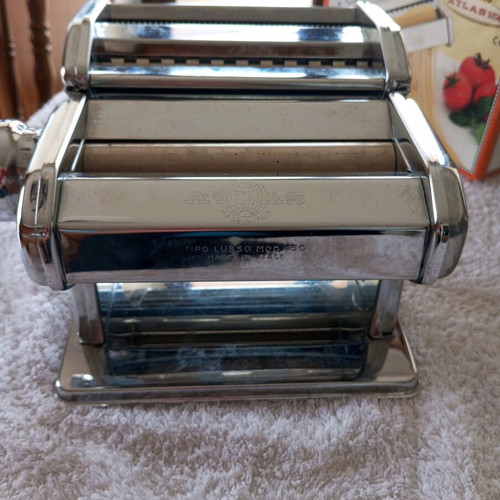 Atlas pasta machine like new, Italian
