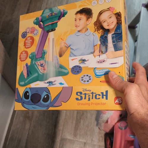 Stitch drawing projector like new