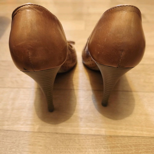 Rollini tan pumps, 9 cm heel, like new, leather