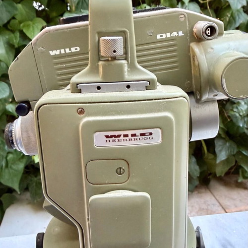 Wild T16 Theodolite used with DI4L accessory collectible