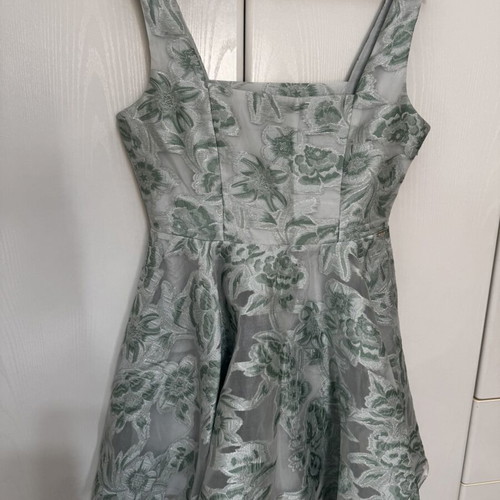 Toi&Moi dress mint color with embossed floral design, size L