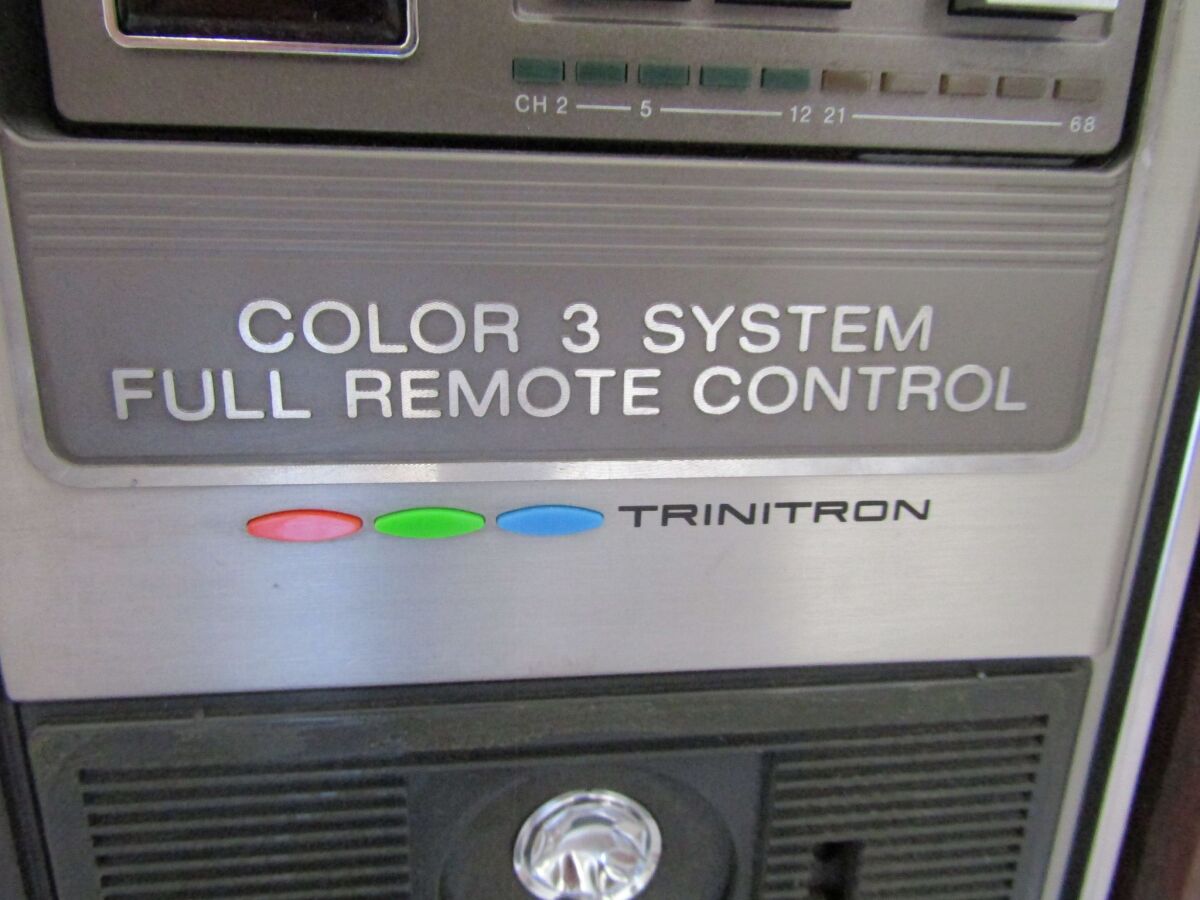 SONY TRINITRON COLOR TV 日本製 s-l400.jpg