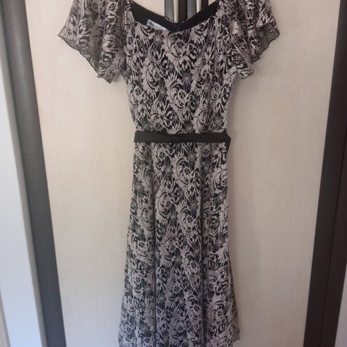 Zic Zac dress like new with lace, black and gold