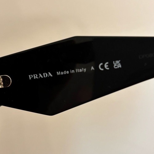 Prada sunglasses like new, black