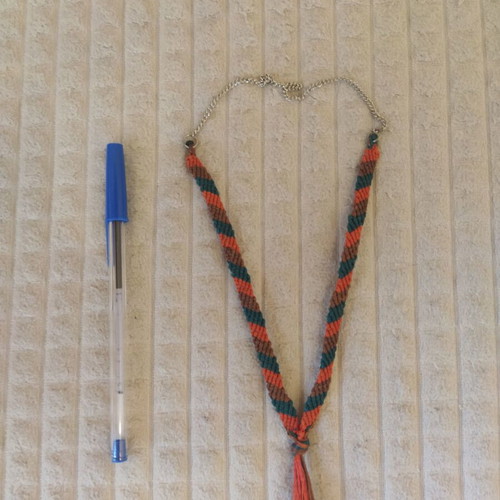 Macrame necklace new, khaki with orange