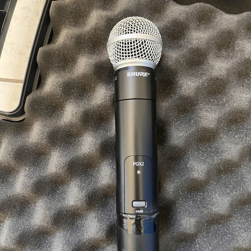 Shure Beta wireless microphone SM58 PGX2 with PGX4 transmitter