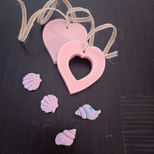 Baby Kiss closet fresheners like new, powdery scent