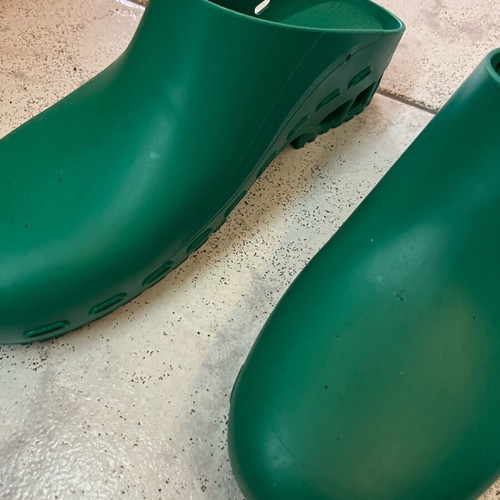 Surgical clogs like new, size 44-45, green