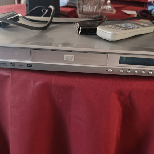 Bluesky GN5.1C DVD Player used with remote and SCART cable