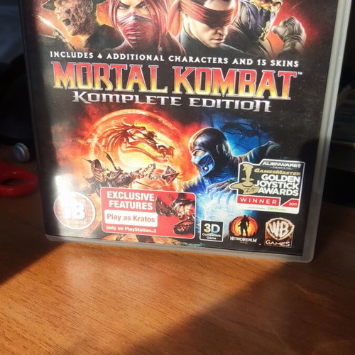 Mortal Kombat Komplete Edition PS3 like new, fighting game