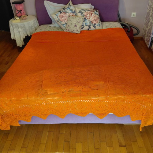 Handmade quilt like new, wool and synthetic