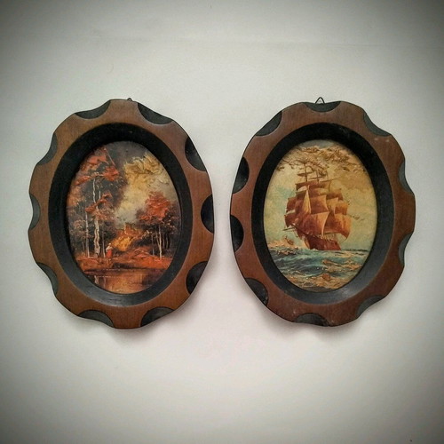 Oval miniatures like new in wooden frames
