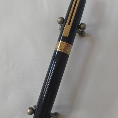 Sheaffer 300 Gloss Black Pen used with scratches
