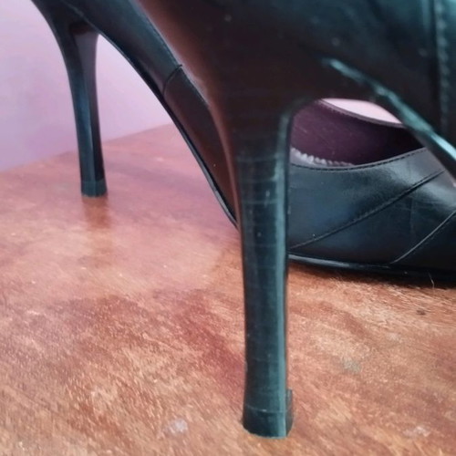 Zara pointed black pumps used, size 39