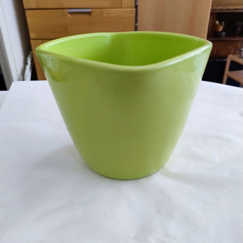 Ceramic flowerpot like new, 14 cm opening, 12 cm height
