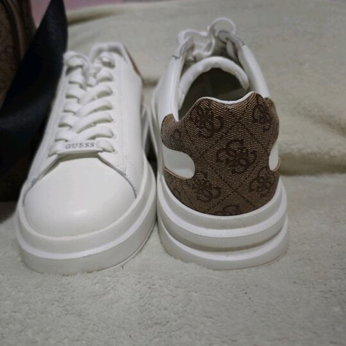 Guess sneakers new, size 42, white and beige