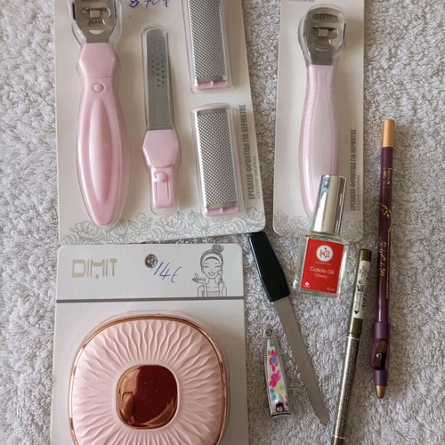 Body care new with free makeup bag