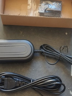 Αντάπτορας Canon ACK-E8 σετ για αντικατάσταση μπαταρίας LP-E8