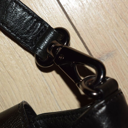 Diane Von Furstenberg Vintage Leather Hand Bag like new, black