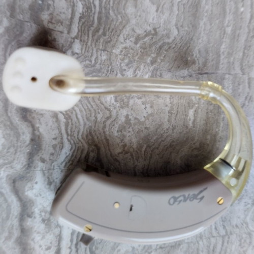 Senso Wider Digital Hearing Aid used with 3 batteries included
