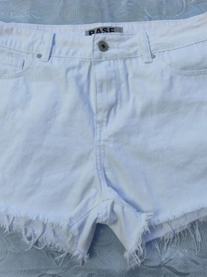 Base Fashion women's white denim shorts new, size L
