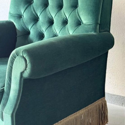 Vintage velvet armchair with fringes and tufted back, green