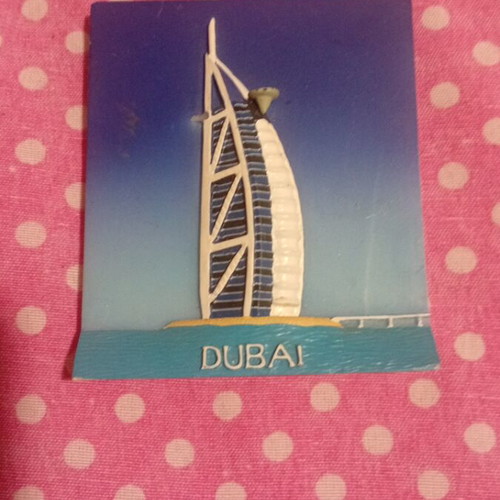Dubai collectible magnet like new