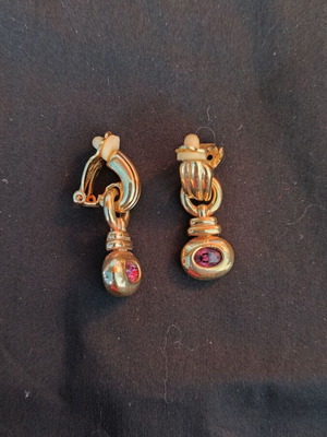 Vintage clip earrings with inset crystals new, gold and purple