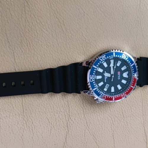 Men's quartz watch new with two-tone bezel and silicone strap