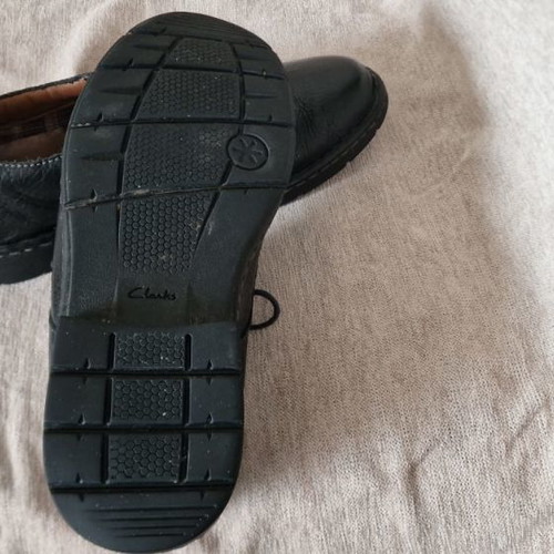 Clarks leather shoes lightly used, size 42