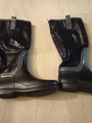 Women's boots size 40 low heel 40mm height like new