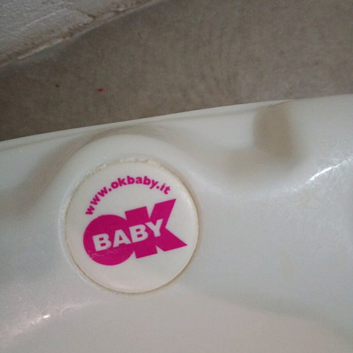 Baby bath tub like new OKBABY with 2 adjustable bases